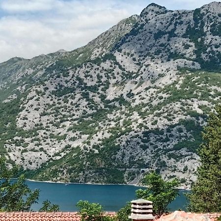 Rooms Banicevic Risan Buitenkant foto