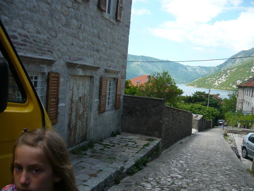 Rooms Banicevic Risan Buitenkant foto