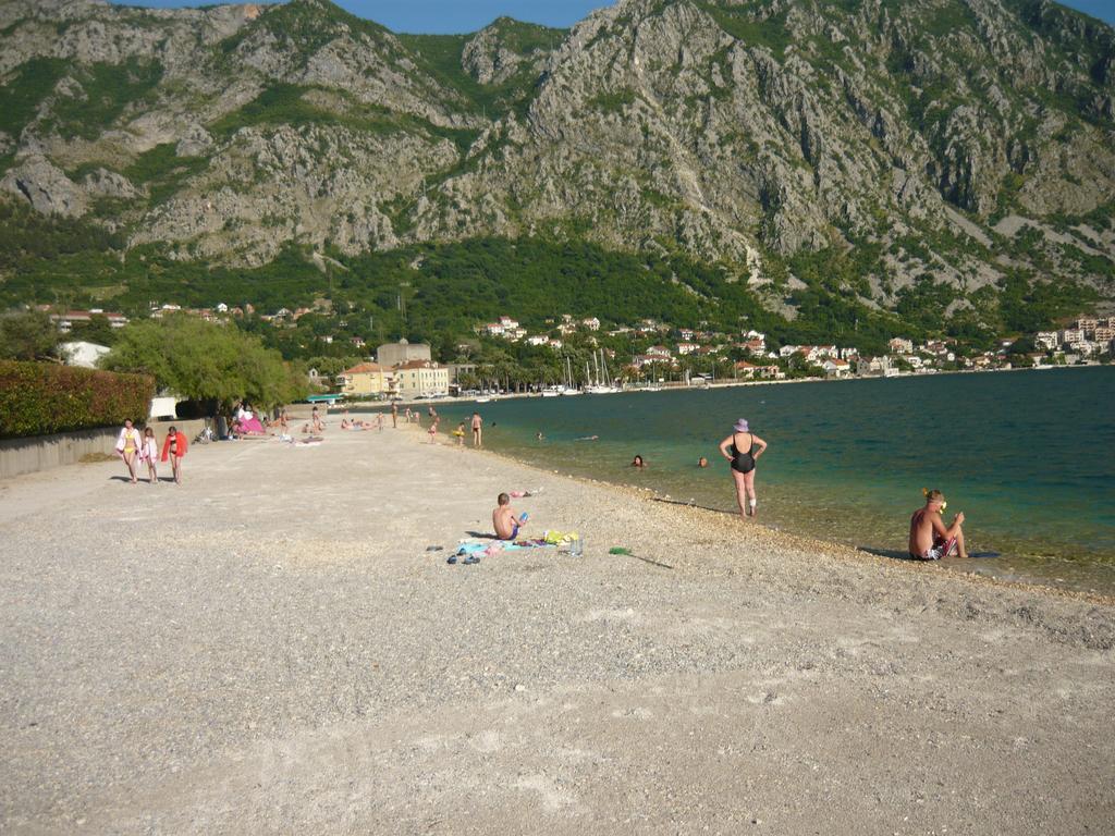 Rooms Banicevic Risan Buitenkant foto