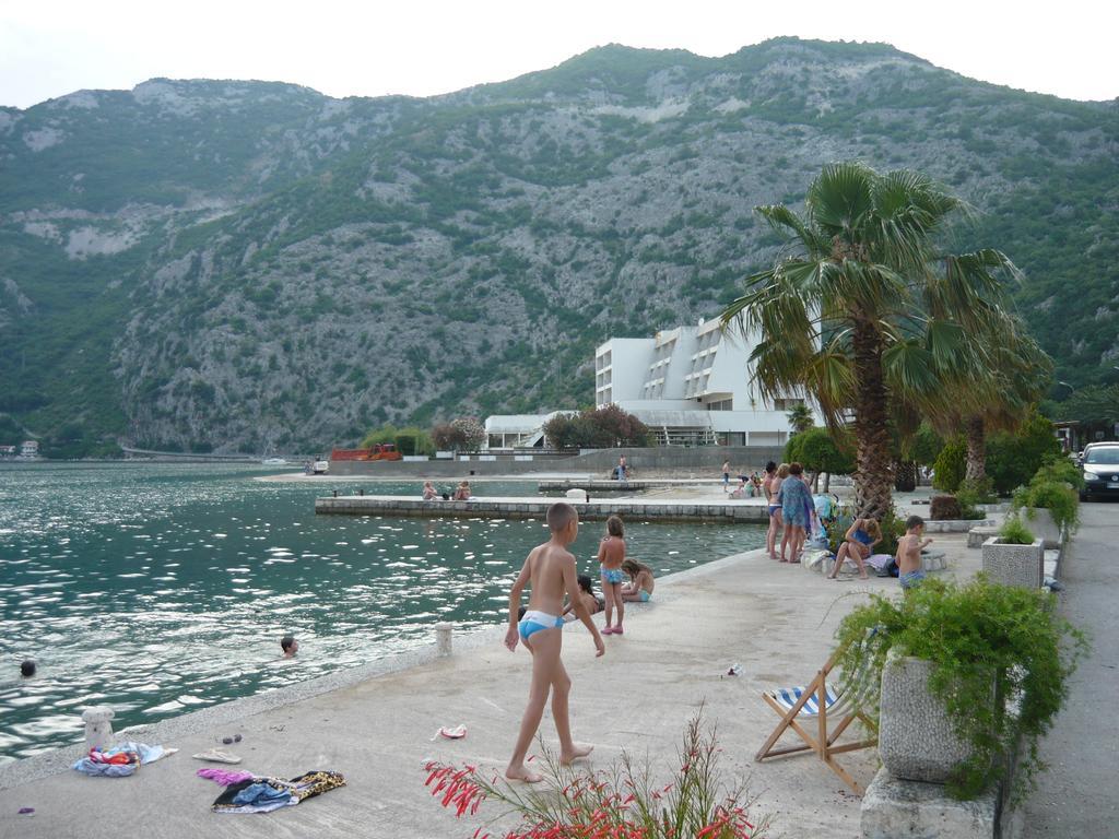Rooms Banicevic Risan Buitenkant foto