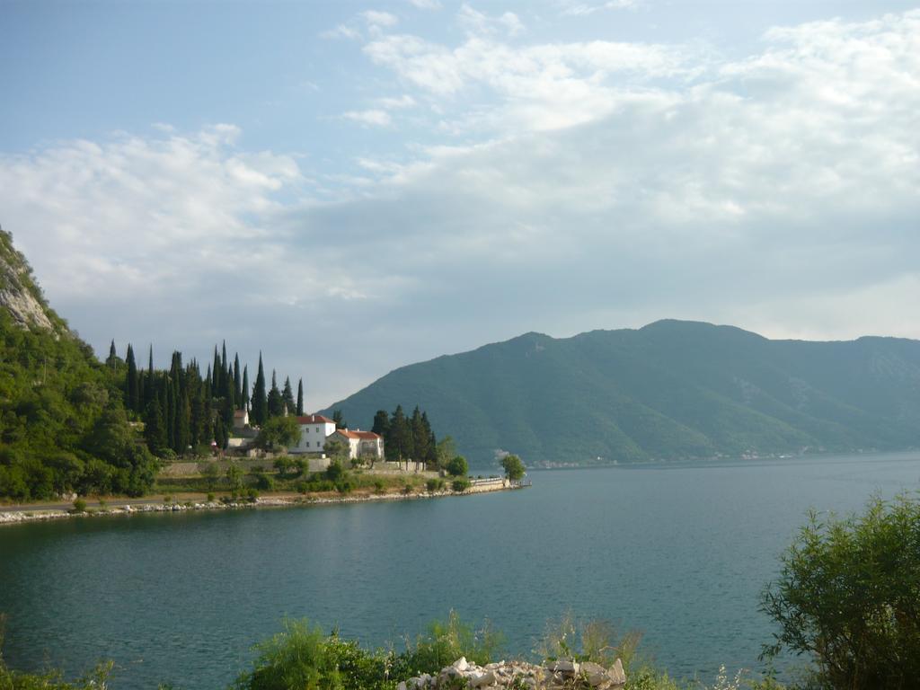 Rooms Banicevic Risan Buitenkant foto