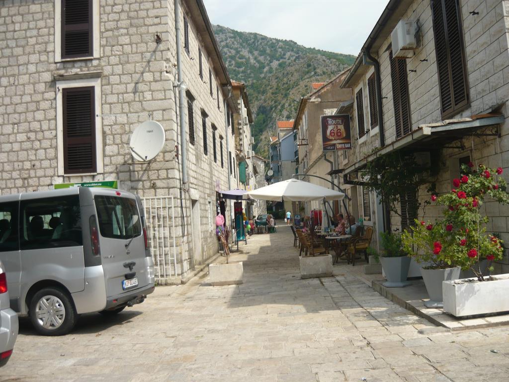Rooms Banicevic Risan Buitenkant foto