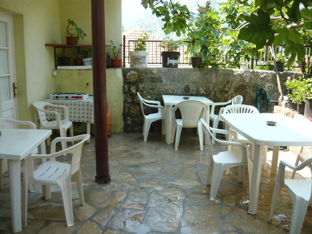 Rooms Banicevic Risan Buitenkant foto